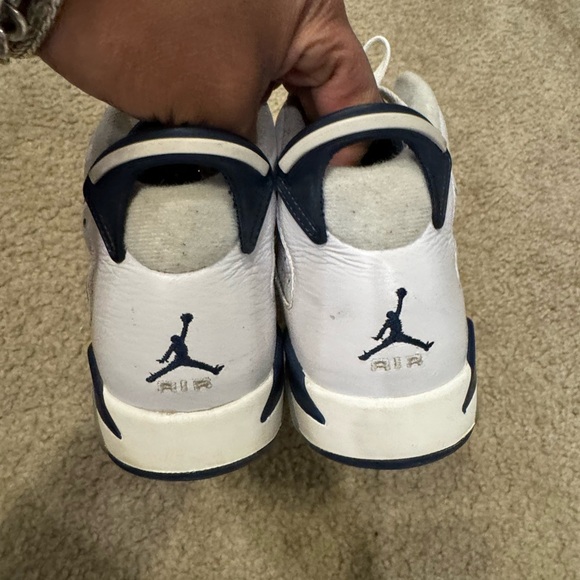 Nike Air Jordan 6 Retro Shoes in White/Midnight Navy - Picture 4 of 10